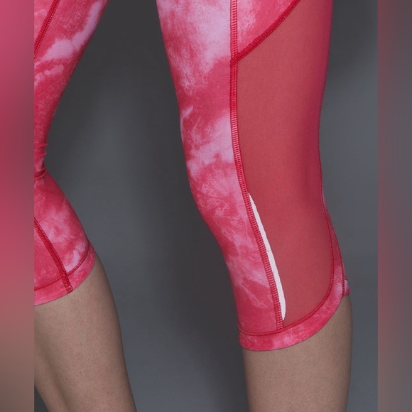 Lululemon Sun Runner Crop size 6 - Picture 4 of 11